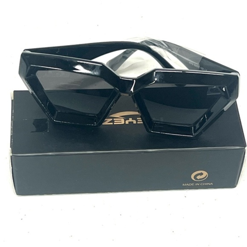 Black Retro Premium Geometric Sunglasses